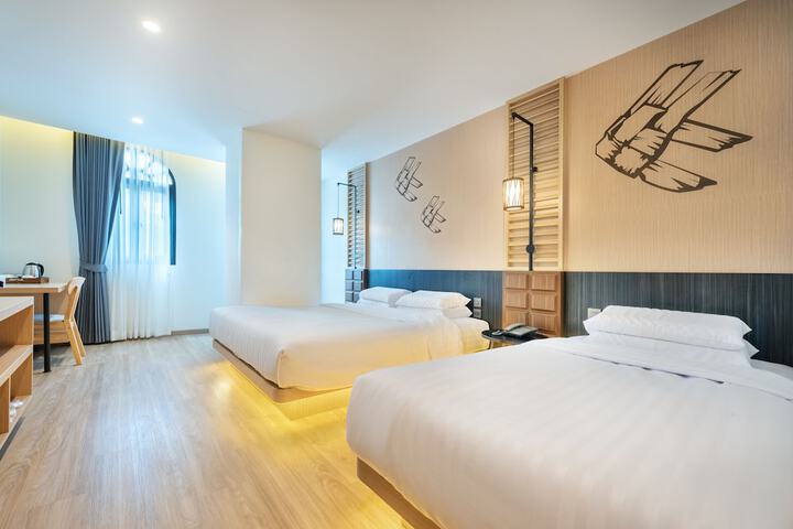 Room 7 of 90