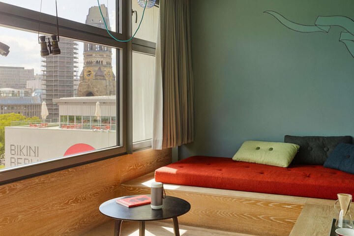 Room 10 of 61