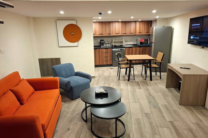 Room 28 of 118