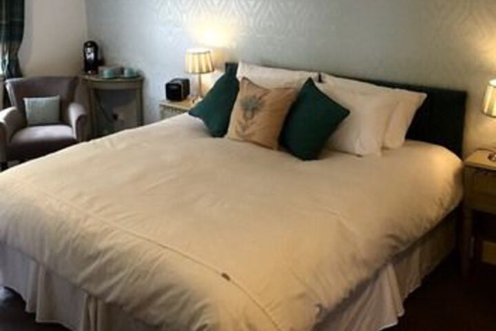 Room 9 of 25