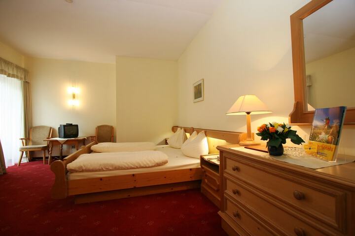Room 3 of 31