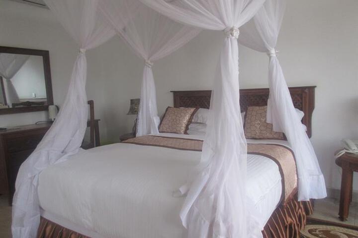 SUNDOWN CARNIVAL LODGE