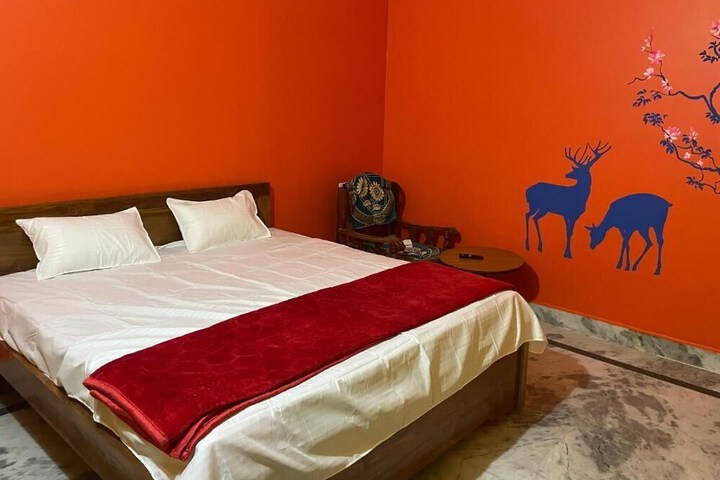 Room 5 of 10
