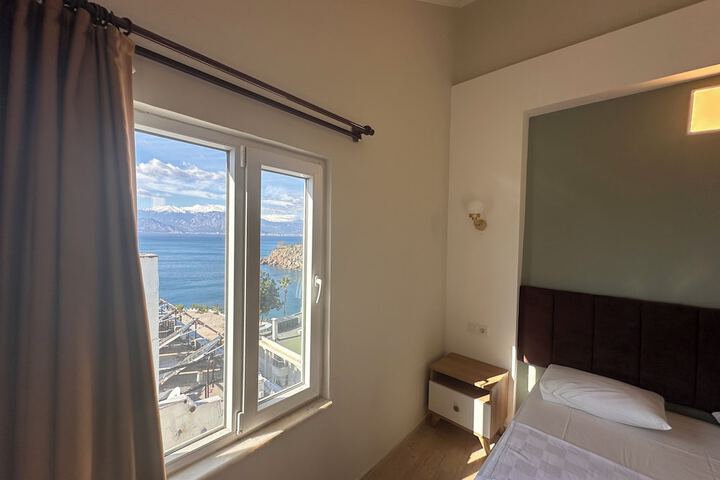 Room 139 of 171