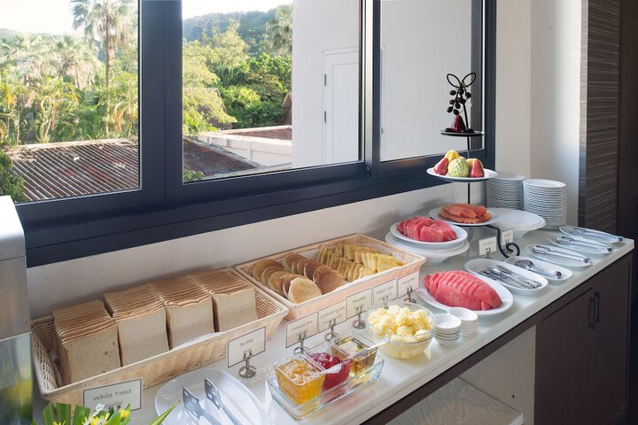 Dining 34 of 51