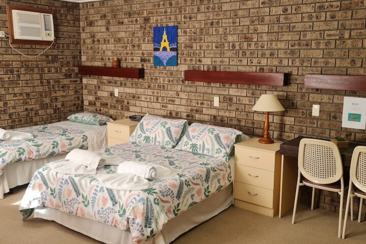 Room 4 of 52