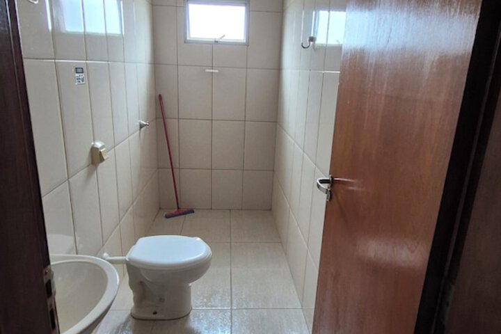 Room 6 of 11