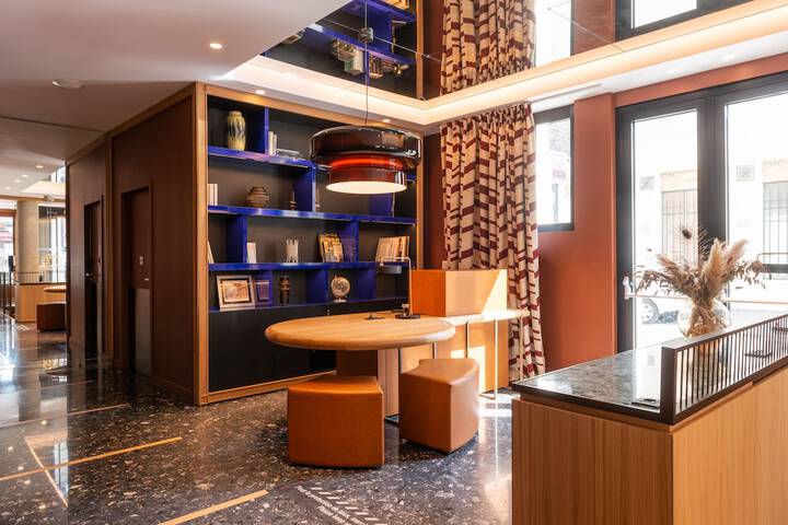 Hotel Interior 5 of 93
