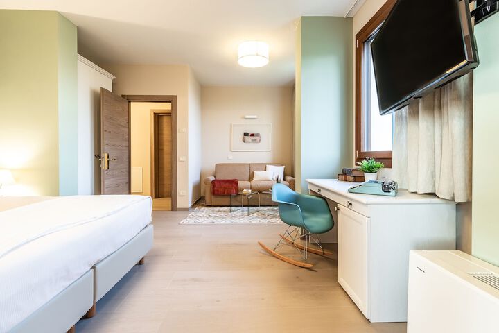 Room 15 of 127