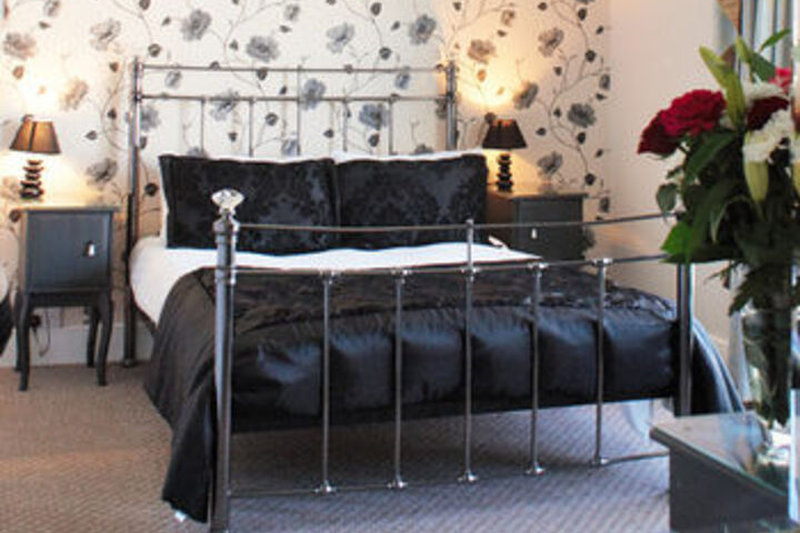 Room 10 of 34