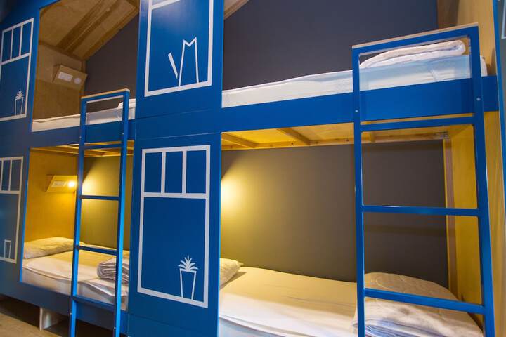 Room 34 of 48