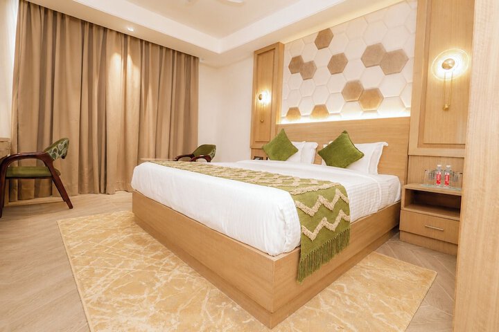 Room 13 of 29