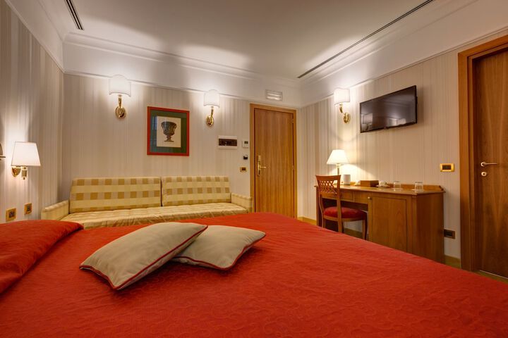 Room 8 of 41