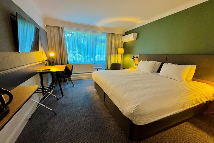 Room 16 of 45
