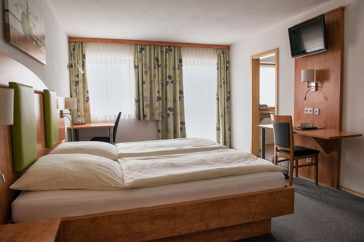 Room 21 of 64