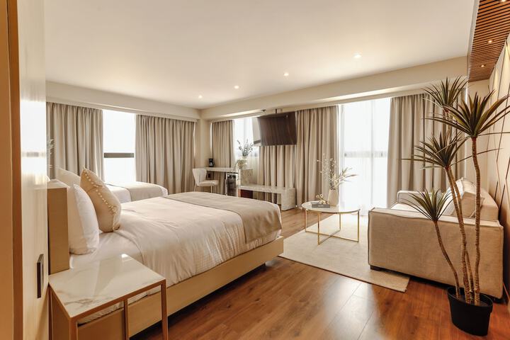 Room 4 of 13