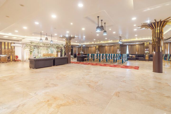 Ballroom/Hall 62 of 75