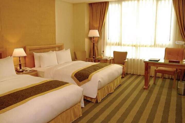 Room 8 of 29