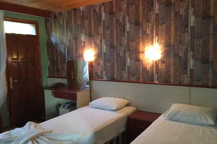 Room 5 of 35