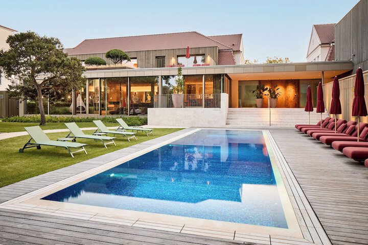 Pool 30 of 53