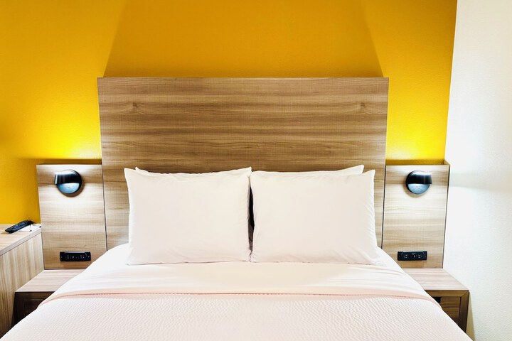 Room 8 of 21