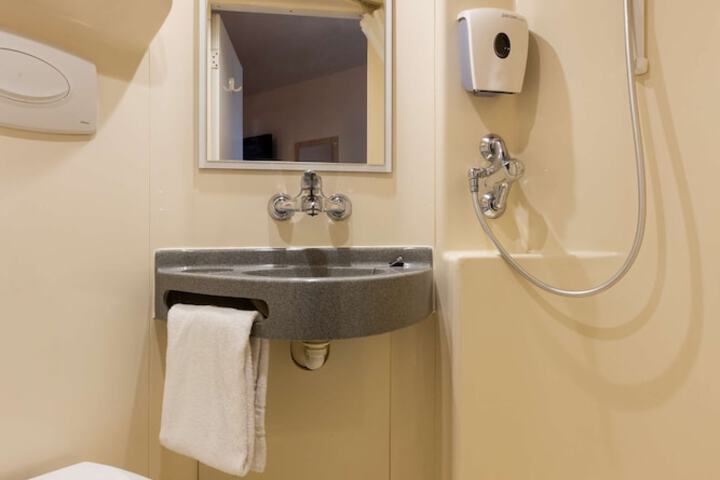 Room 15 of 29