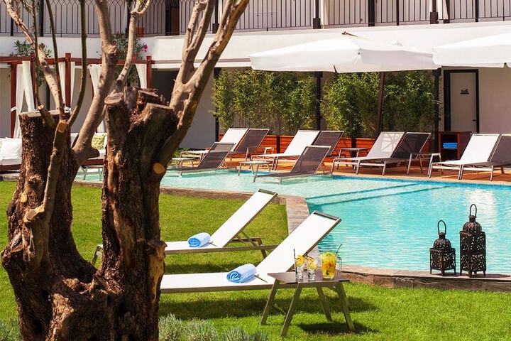 Hotel Pool