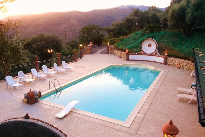 Pool 44 of 131