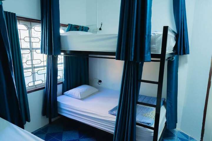 Room 9 of 17