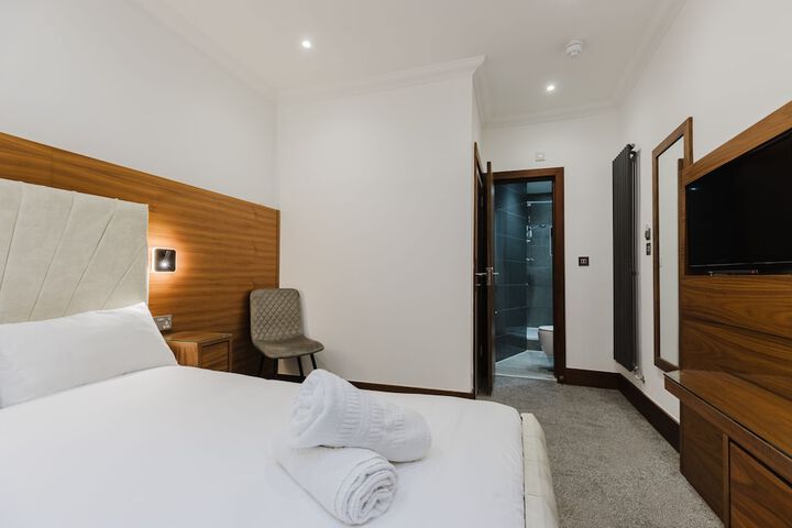 Room 34 of 125