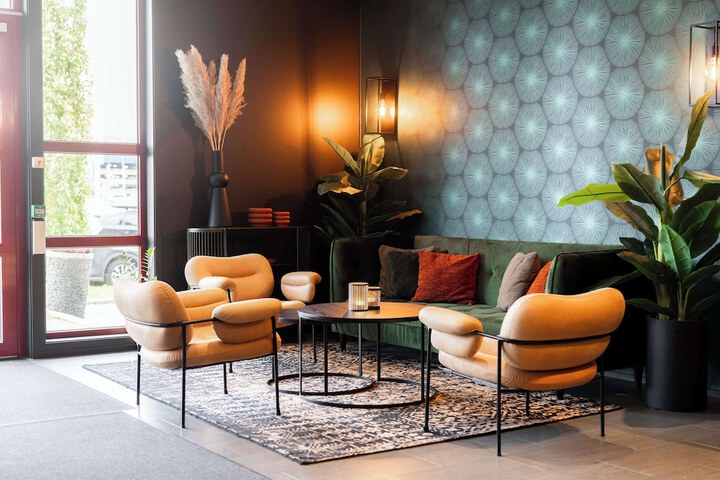 Guest Lobby