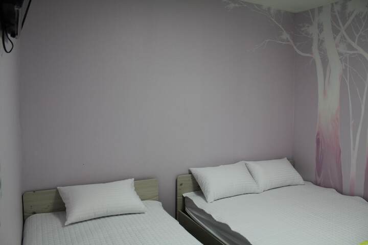 Room 4 of 55