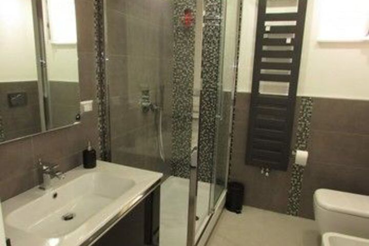 Room 2 of 17