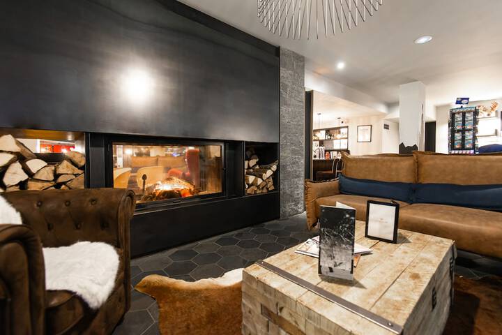 Lounge 85 of 120