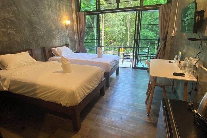 Room 15 of 36