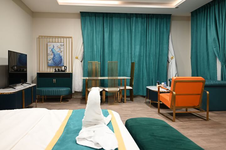 Room 35 of 61