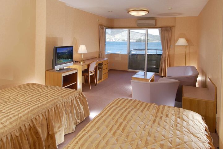 Room 8 of 72