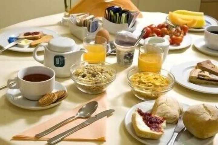 Breakfast/Coffee Service 31 of 52