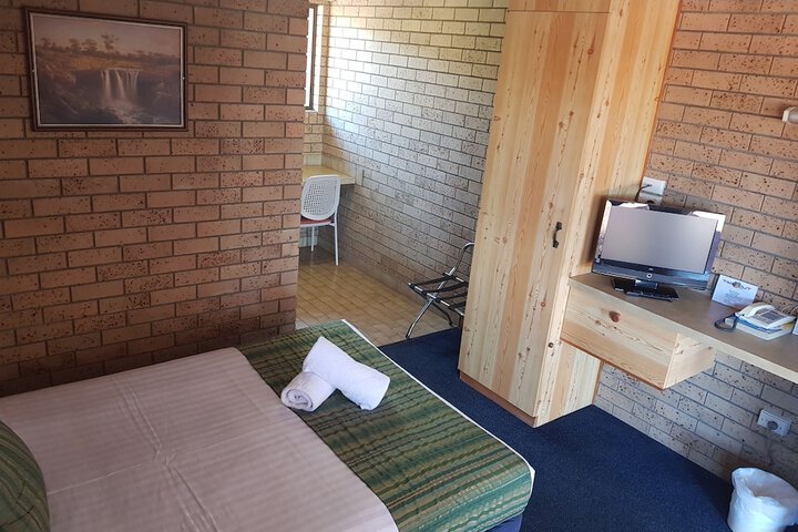 Room 15 of 90