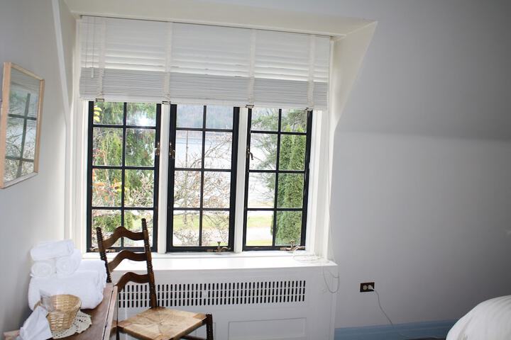 Room 3 of 118