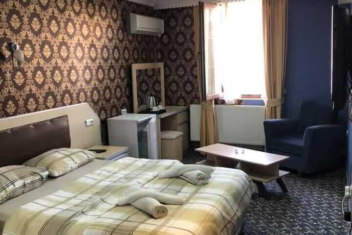 Room 14 of 28