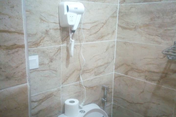 Room 5 of 10