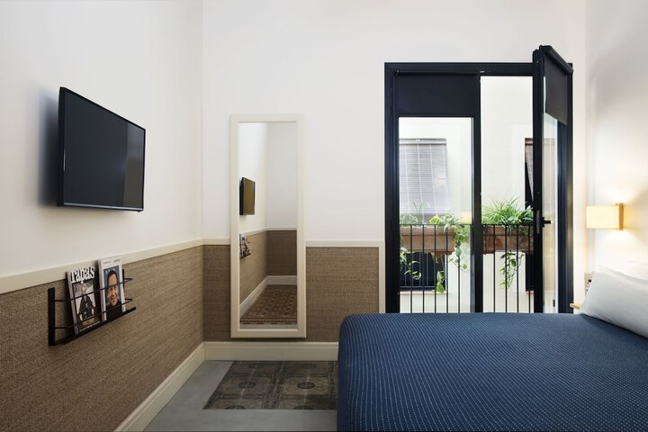 Room 18 of 94