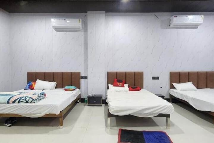 Room 2 of 11