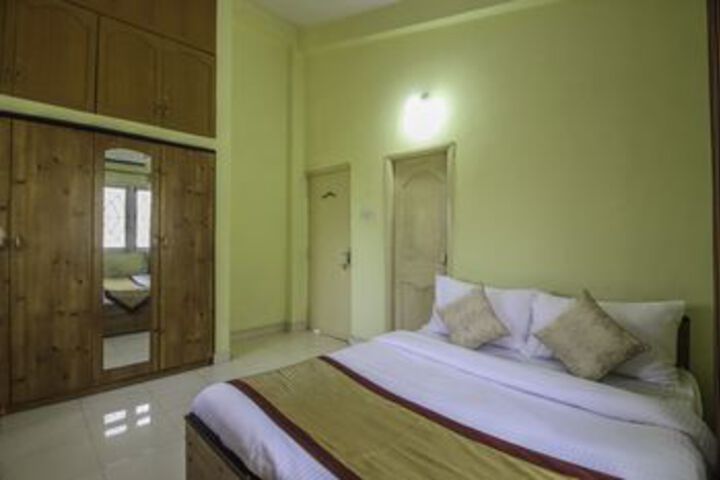 Room 6 of 20