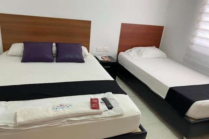 Room 4 of 17