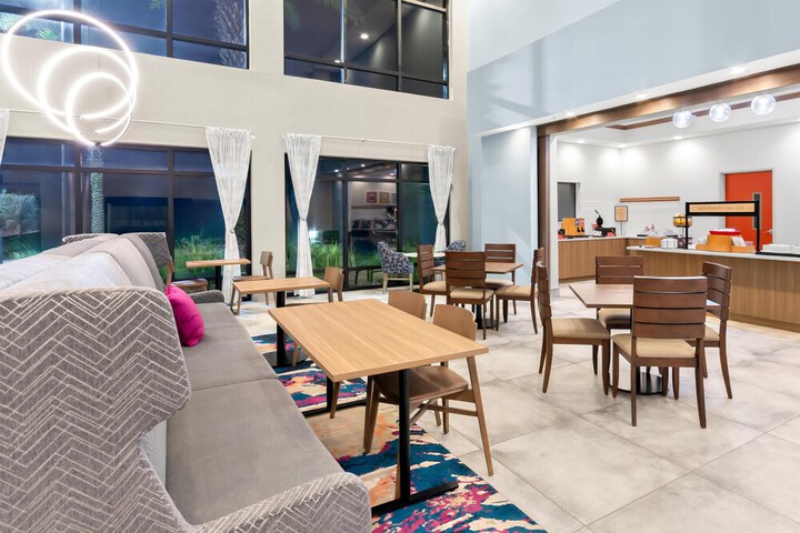 Breakfast/Coffee Service 53 of 60