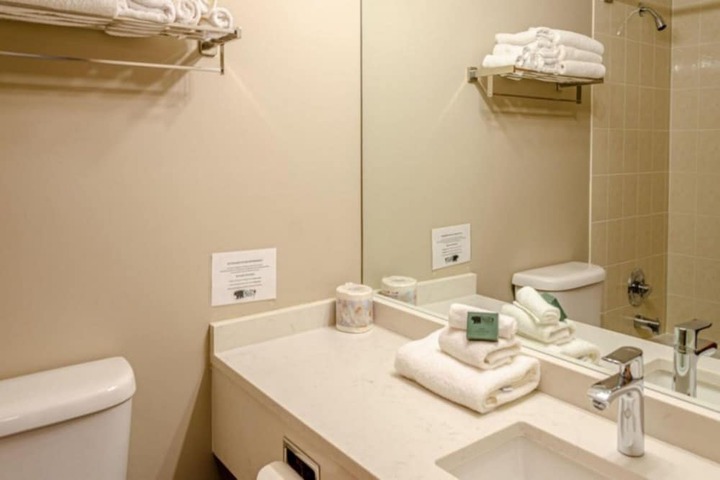 Room 202 of 266