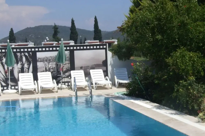 Pool 9 of 19