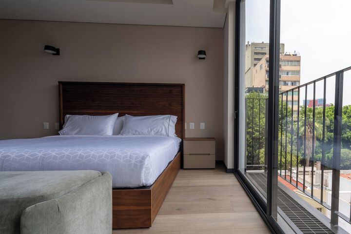 Room 10 of 60